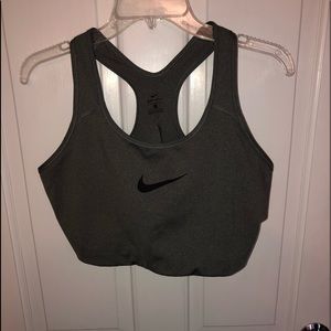 2X womens Nike sports bra